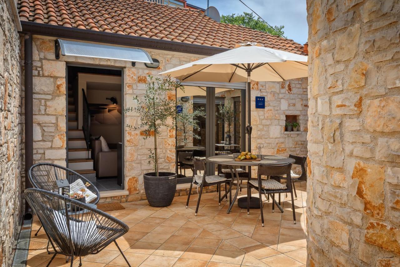 Grota Premium Apartment & Room Porec Bagian luar foto