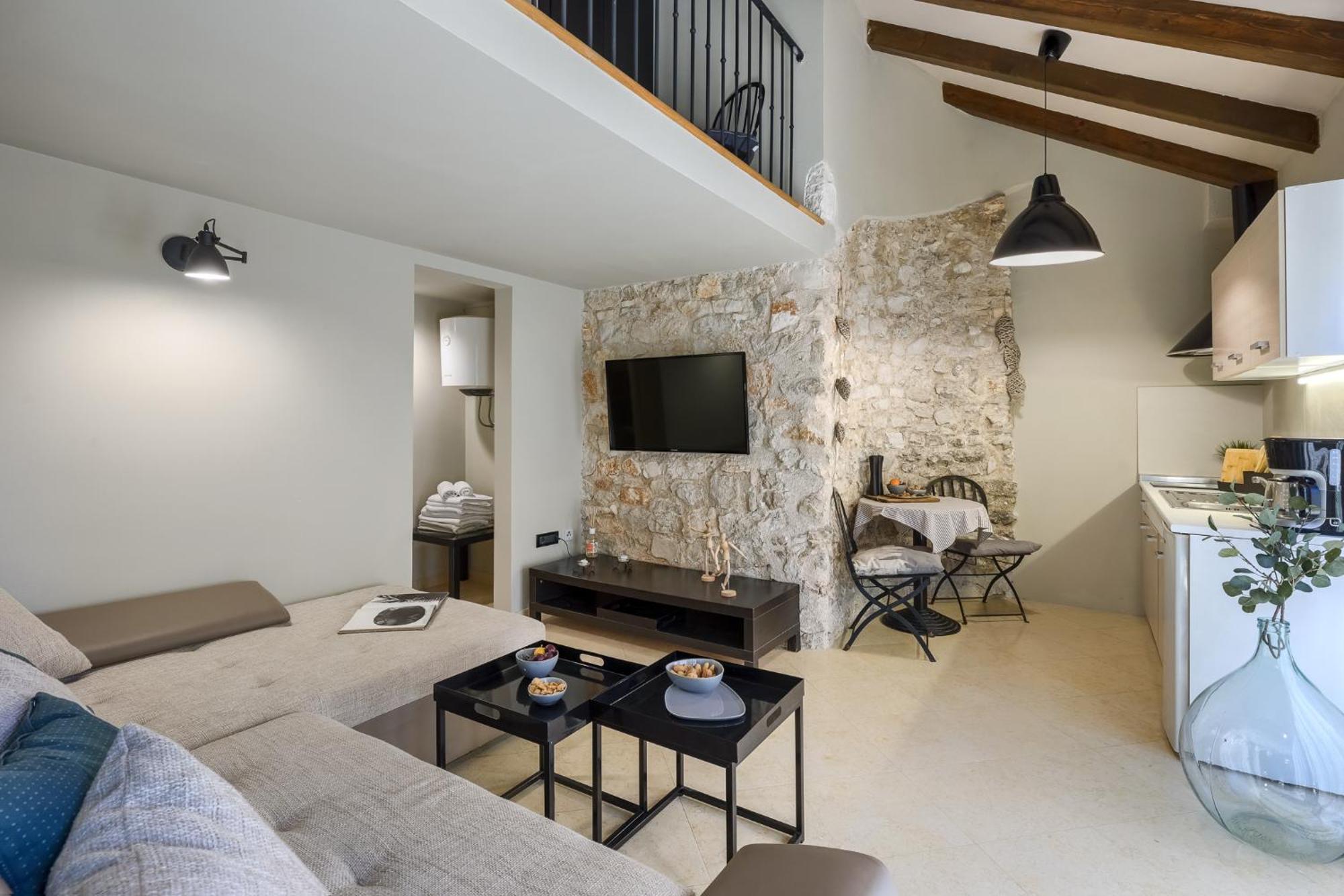 Grota Premium Apartment & Room Porec Bagian luar foto