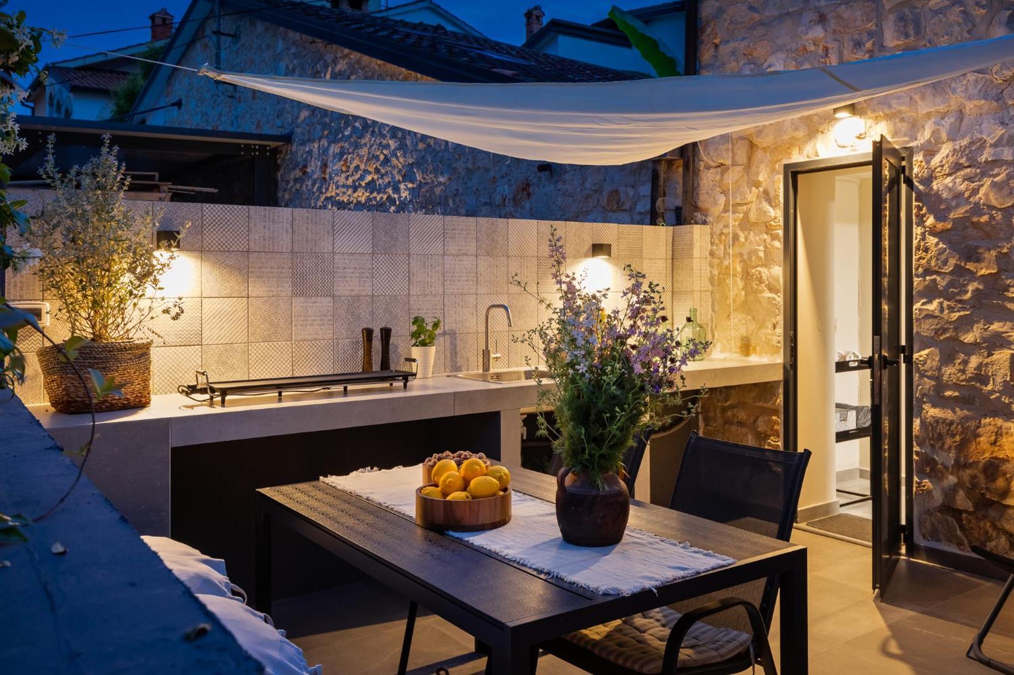Grota Premium Apartment & Room Porec Bagian luar foto