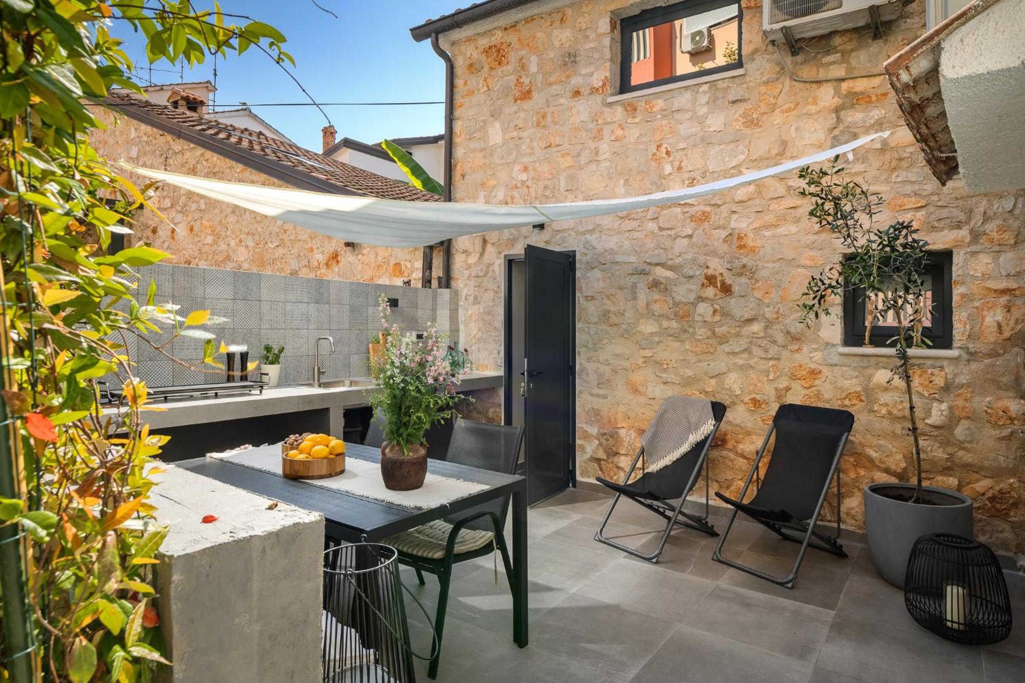Grota Premium Apartment & Room Porec Bagian luar foto