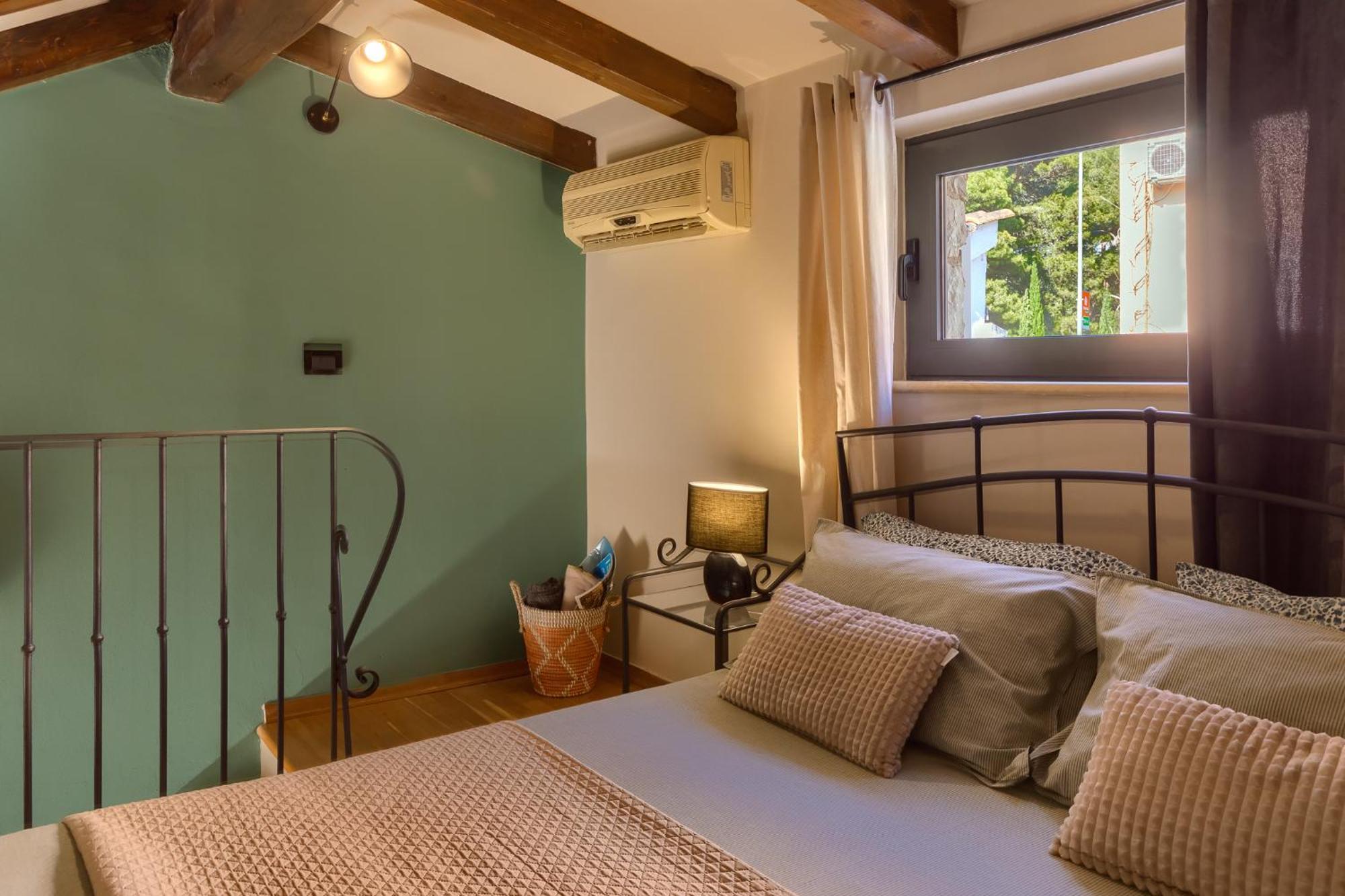 Grota Premium Apartment & Room Porec Bagian luar foto