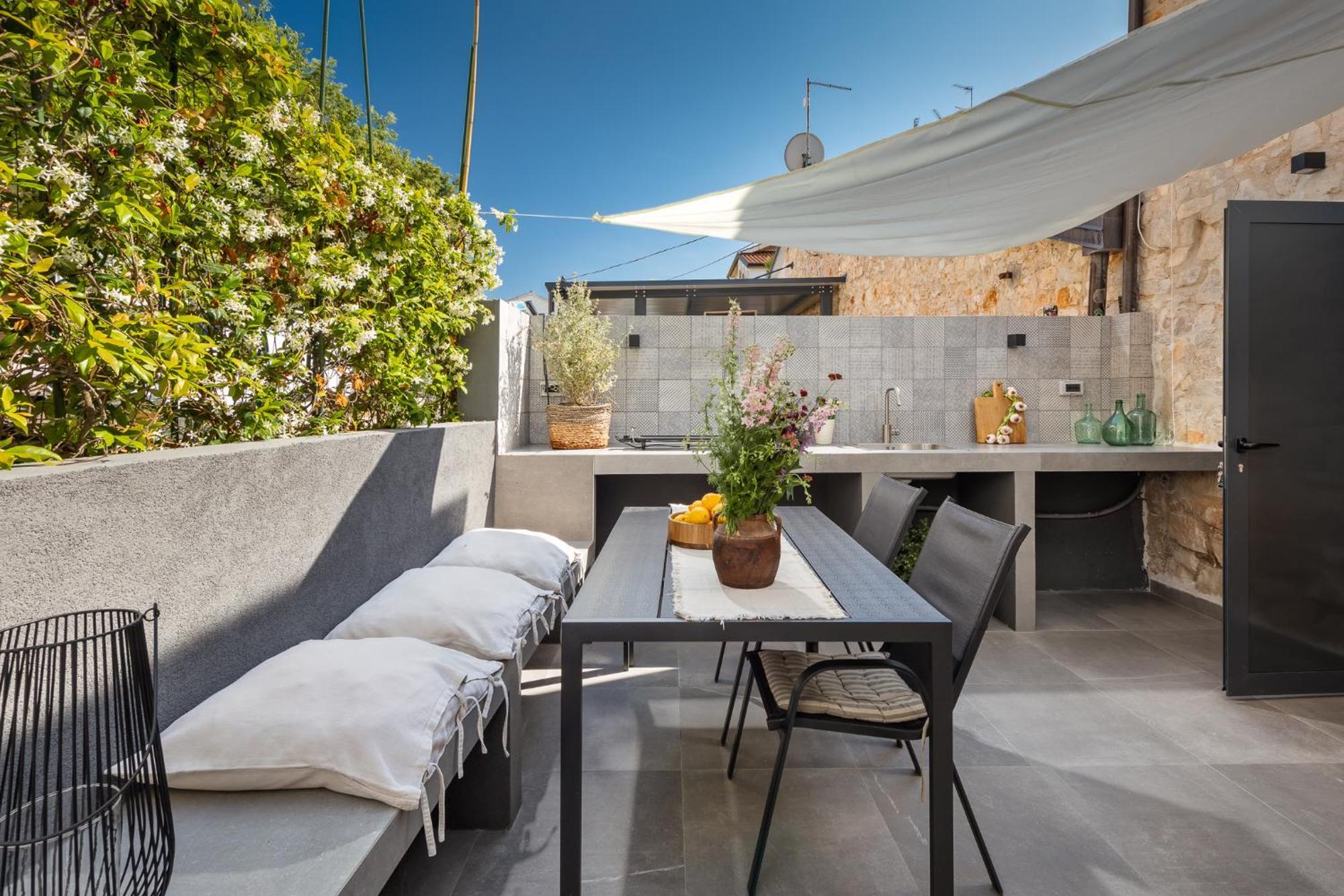 Grota Premium Apartment & Room Porec Bagian luar foto