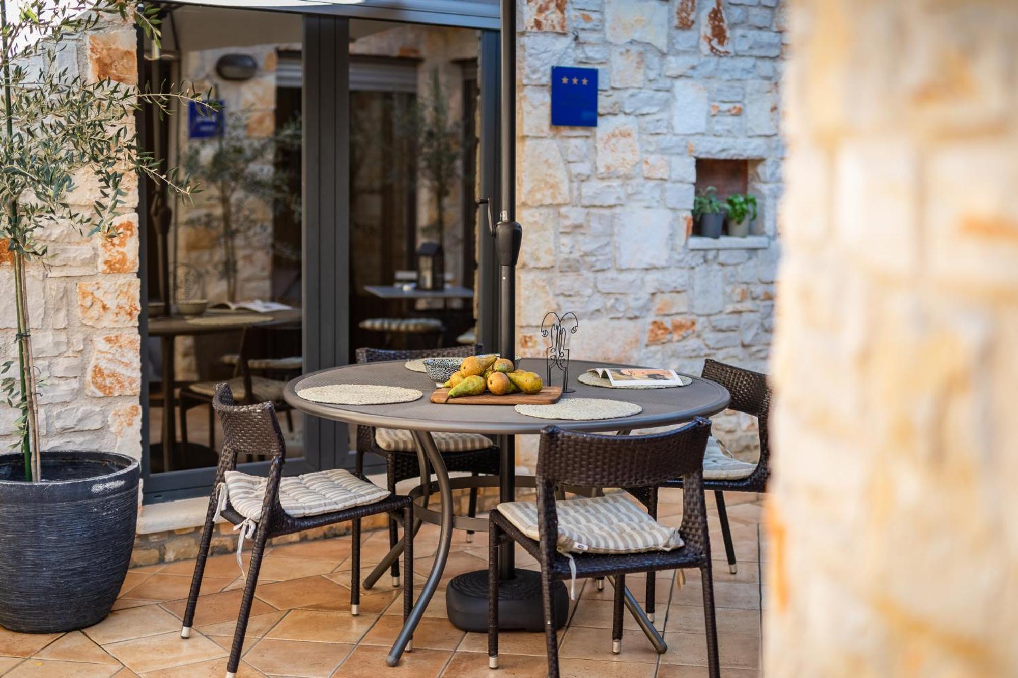 Grota Premium Apartment & Room Porec Bagian luar foto